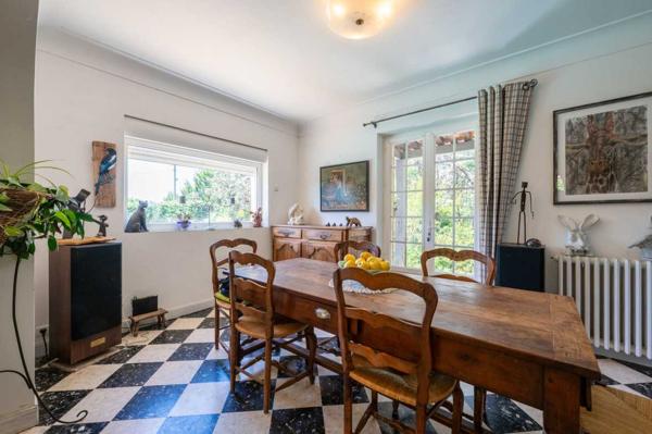 Maison contemporaine - Sarlat-la-caneda Sarlat – Grande maison familiale de 7 chambres avec piscine sur 1 930 m² de jardin clos