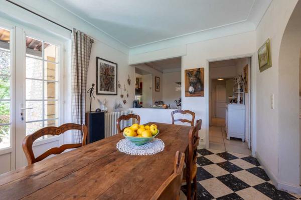 Maison contemporaine - Sarlat-la-caneda Sarlat – Grande maison familiale de 7 chambres avec piscine sur 1 930 m² de jardin clos