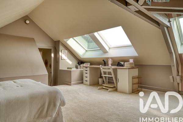 Maison à vendre 9 pièces 235 m² Le Mesnil-le-Roi