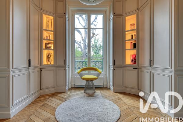 Maison à vendre 9 pièces 235 m² Le Mesnil-le-Roi