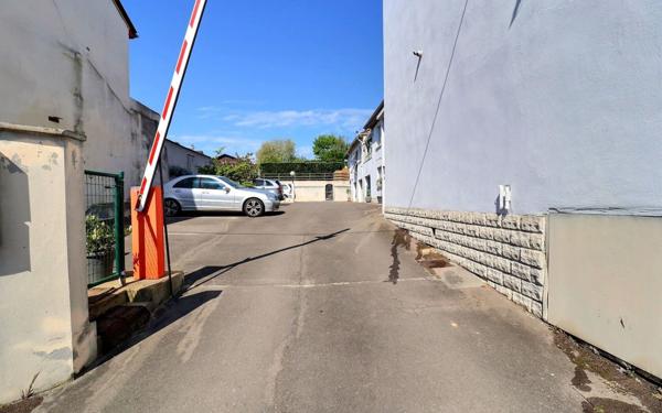 Immeuble à vendre    10 pièces • 445 m2 Creutzwald