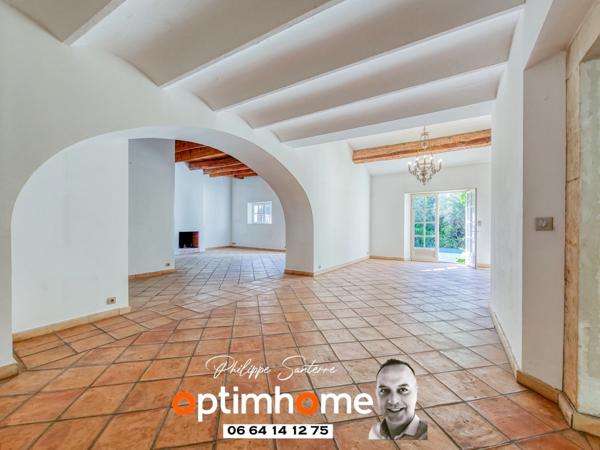 Grand ensemble immobilier 2 Maisons mitoyennes : Grande Maison Bourgeoise de 1805 avec jardin et piscine + Maison de Village avec double garage– Centre Nîmes Saint-Césaire