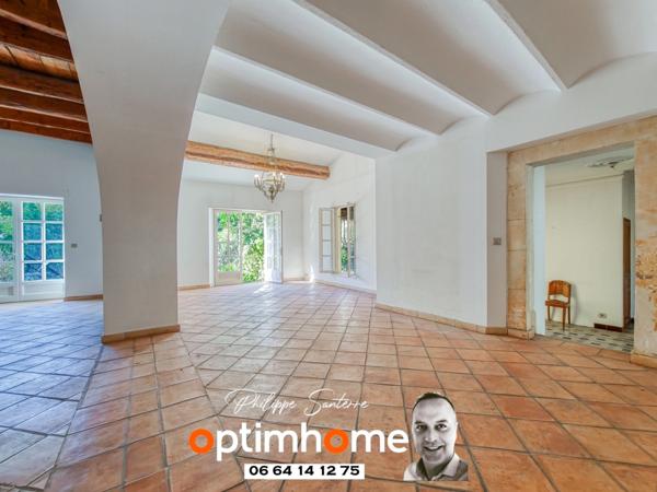 Grand ensemble immobilier 2 Maisons mitoyennes : Grande Maison Bourgeoise de 1805 avec jardin et piscine + Maison de Village avec double garage– Centre Nîmes Saint-Césaire