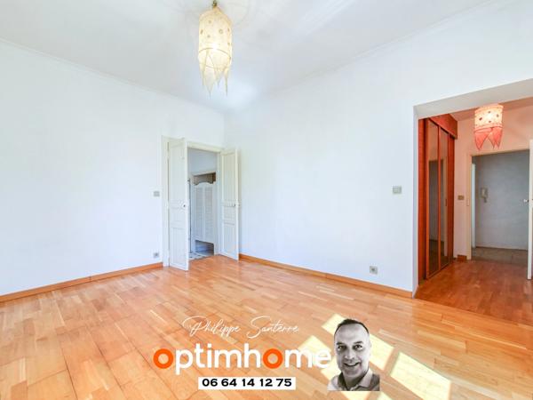 Grand ensemble immobilier 2 Maisons mitoyennes : Grande Maison Bourgeoise de 1805 avec jardin et piscine + Maison de Village avec double garage– Centre Nîmes Saint-Césaire