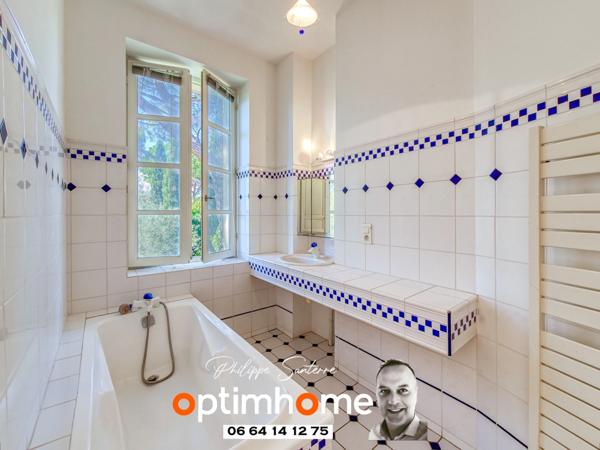 Grand ensemble immobilier 2 Maisons mitoyennes : Grande Maison Bourgeoise de 1805 avec jardin et piscine + Maison de Village avec double garage– Centre Nîmes Saint-Césaire