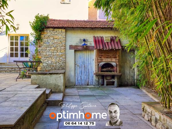 Grand ensemble immobilier 2 Maisons mitoyennes : Grande Maison Bourgeoise de 1805 avec jardin et piscine + Maison de Village avec double garage– Centre Nîmes Saint-Césaire