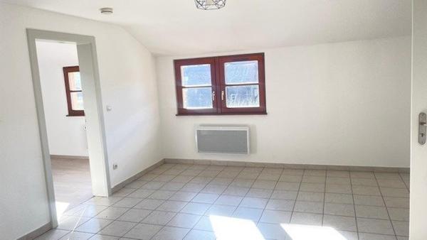 Appartement totalement rénové avec place de parking