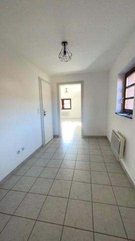 Appartement totalement rénové avec place de parking