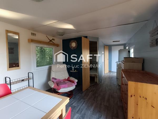 Terrain de loisirs avec étang et mobil-home – 4100 m² clos à Houssay (53360)