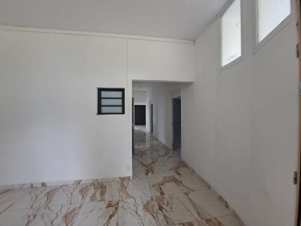 MAISON F4 AVEC JOLIE VUE MONTAGNE, GARAGE