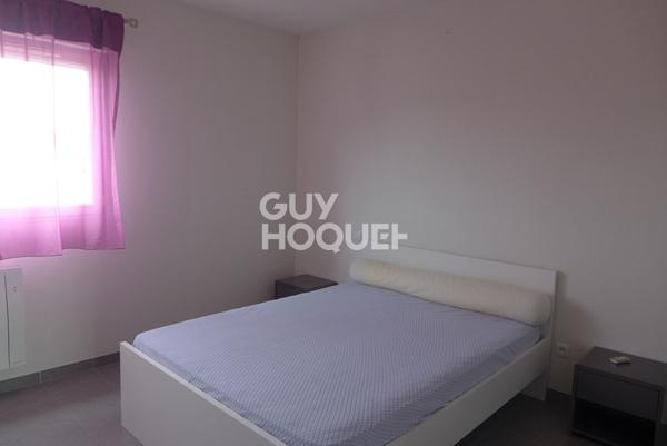 Appartement 2 chambres avec terrasse et stationnement privé