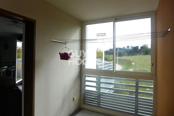 Appartement 2 chambres avec terrasse et stationnement privé