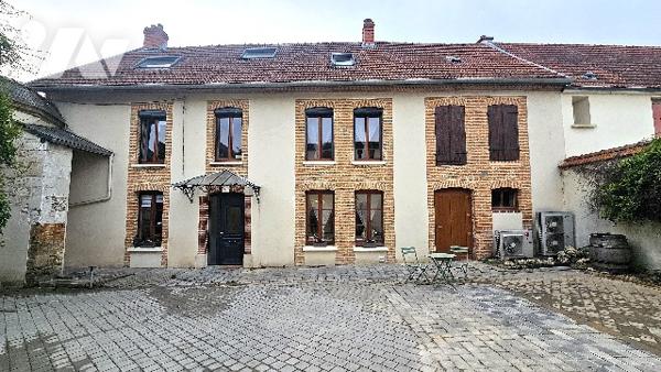 En exclusivité : Propriété d’environ 373 m2 Maison à usage d'habitation et Annexes à DIZY (51530)