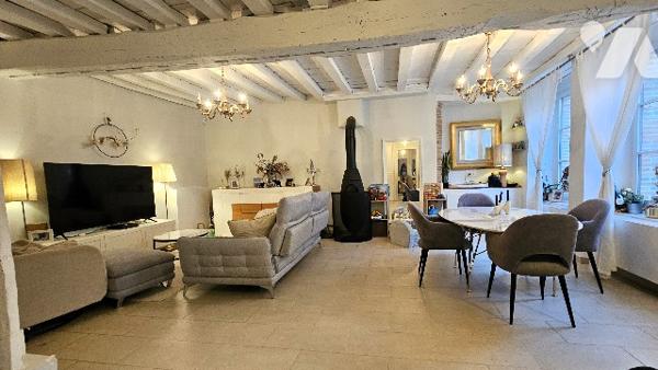 En exclusivité : Propriété d’environ 373 m2 Maison à usage d'habitation et Annexes à DIZY (51530)