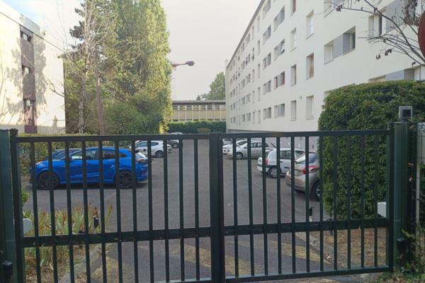 Location Fontenay Aux Roses 4 pièces Loyer 1 360 €/mois charges comprises **  - Référence  552