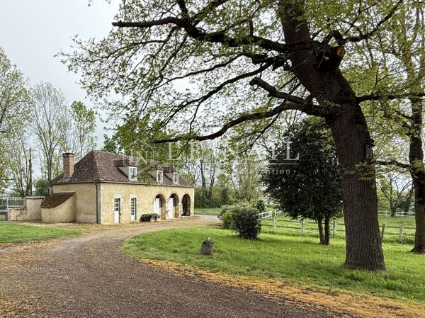 Château du XIXe siècle avec gîtes en Bourbonnais