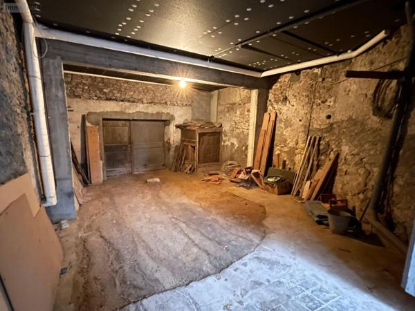 Maison de ville à vendre à Villeneuve dans les Alpes-de-Haute-Provence (04180), ref : 025/1838   
Centre ville