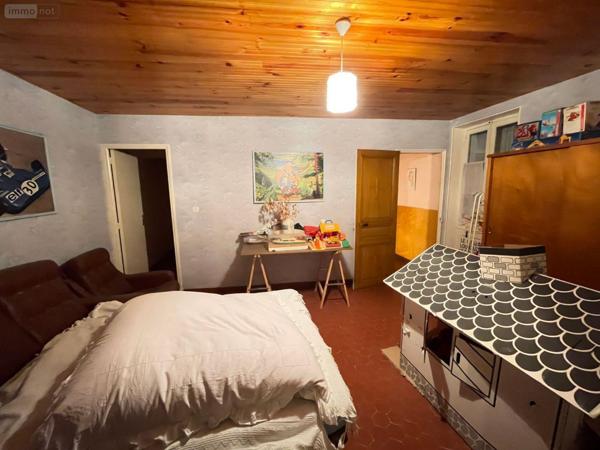 Maison de ville à vendre à Villeneuve dans les Alpes-de-Haute-Provence (04180), ref : 025/1838   
Centre ville