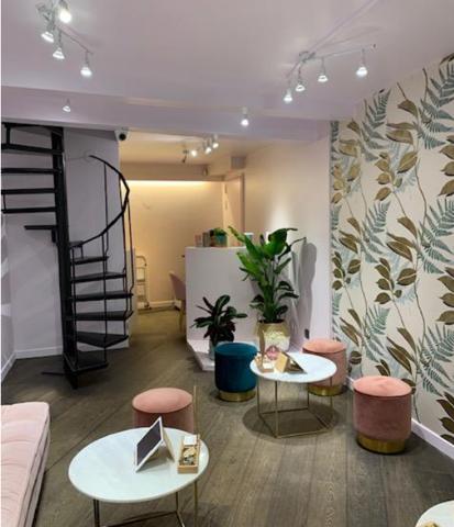 Local Commercial 2 pièces - 126 m²