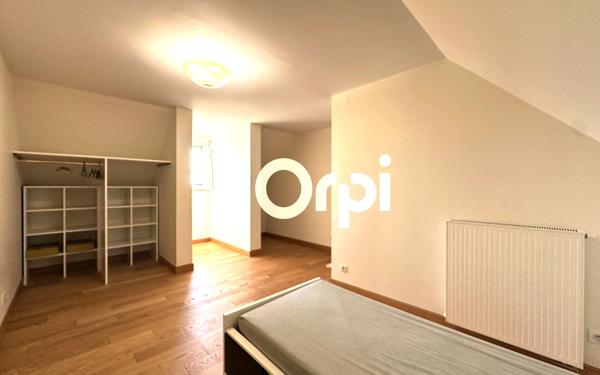 Maison à louer    5 pièces • 149,30 m2 Saint-Rémy-Blanzy