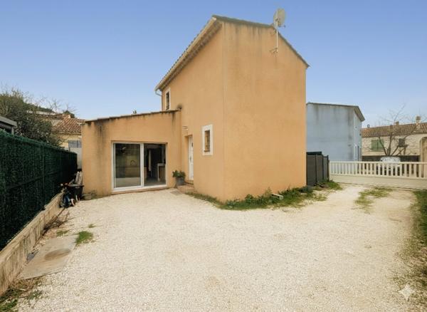 La Roquebrussanne (83136) Maison 4 pièces avec terrasse couverte et petit jardin