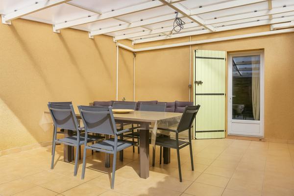 La Roquebrussanne (83136) Maison 4 pièces avec terrasse couverte et petit jardin