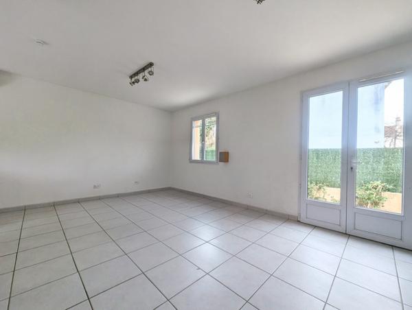 La Roquebrussanne (83136) Maison 4 pièces avec terrasse couverte et petit jardin