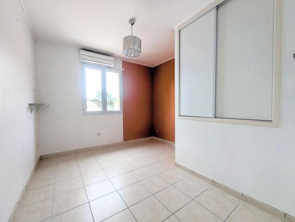 La Roquebrussanne (83136) Maison 4 pièces avec terrasse couverte et petit jardin