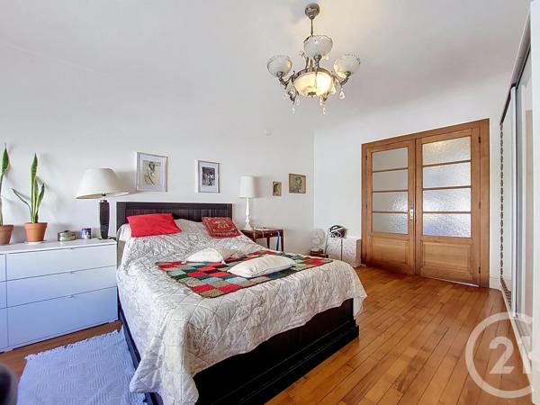 Maison à vendre  9 pièces - 220 m 2   MIRECOURT  - 88