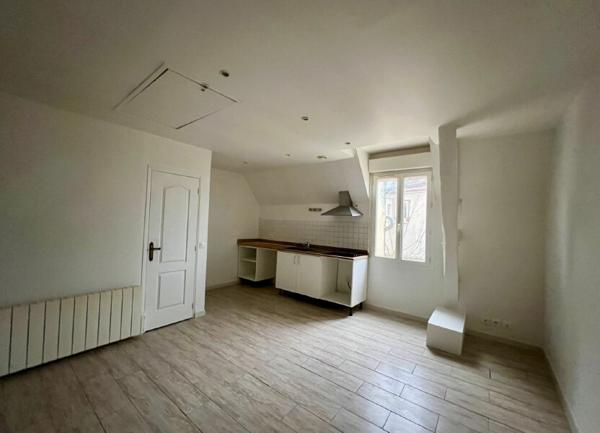 Appartement à louer    3 pièces • 45,28 m2 Toury