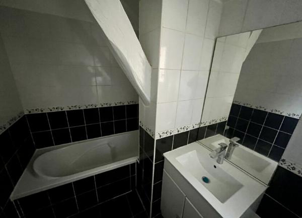 Appartement à louer    3 pièces • 45,28 m2 Toury