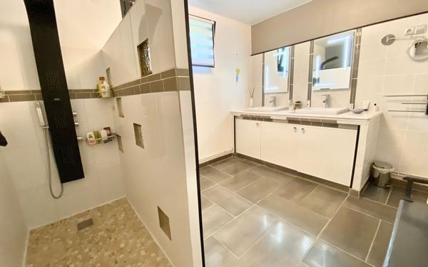 Maison à vendre    6 pièces •  Langon