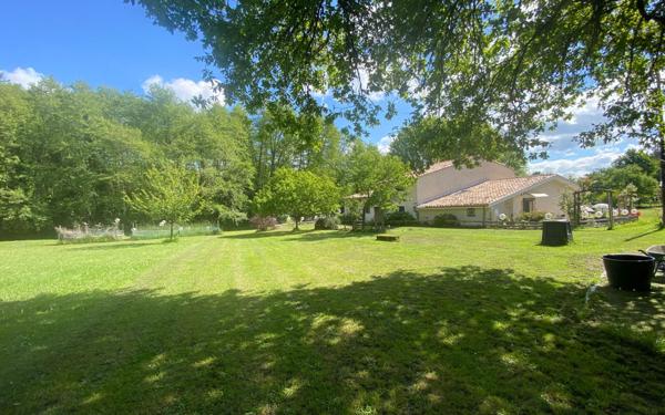 Maison à vendre    6 pièces •  Langon