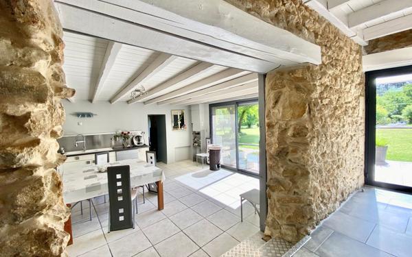 Maison à vendre    6 pièces •  Langon