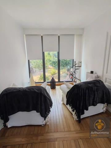 Vente                                                      Maison
                        
                     6 pièces                      103 m2                     à Chelles