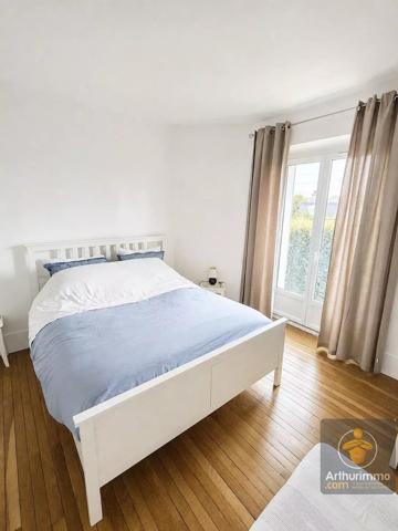 Vente                                                      Maison
                        
                     6 pièces                      103 m2                     à Chelles