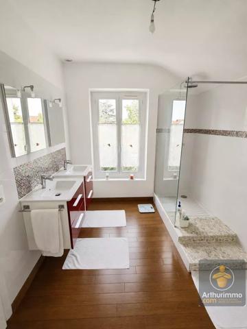 Vente                                                      Maison
                        
                     6 pièces                      103 m2                     à Chelles