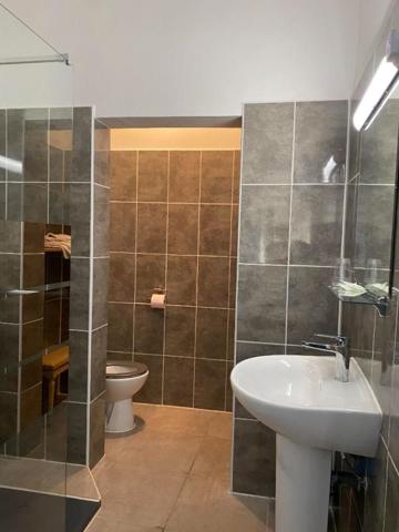 Secteur MONTÉLIMAR - Murs d'hôtel restaurant