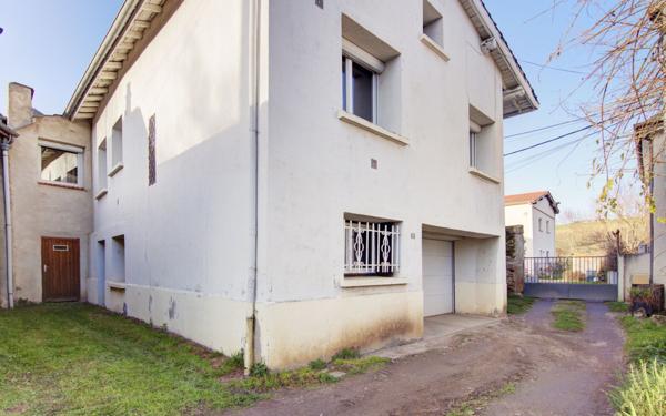 Maison à vendre    3 pièces •  Saint-Martin-la-Plaine