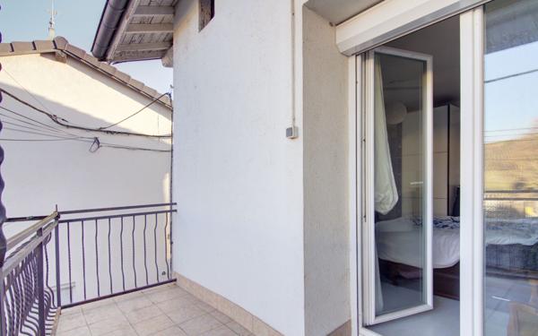 Maison à vendre    3 pièces •  Saint-Martin-la-Plaine