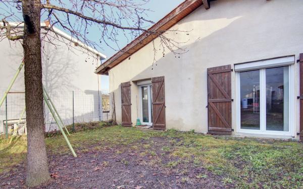 Maison à vendre    3 pièces •  Saint-Martin-la-Plaine
