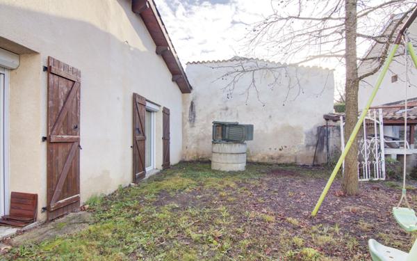 Maison à vendre    3 pièces •  Saint-Martin-la-Plaine