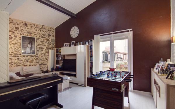 Maison à vendre    3 pièces •  Saint-Martin-la-Plaine