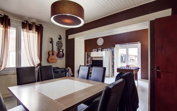 Maison à vendre    3 pièces •  Saint-Martin-la-Plaine