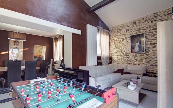 Maison à vendre    3 pièces •  Saint-Martin-la-Plaine