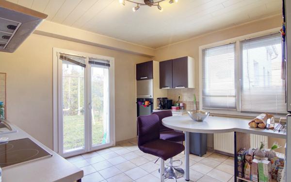 Maison à vendre    3 pièces •  Saint-Martin-la-Plaine