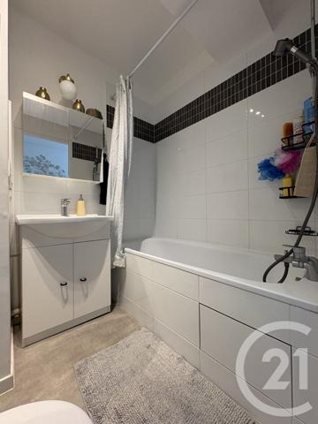 Appartement F3 à vendre  3 pièces - 67,63 m2 STAINS - 93