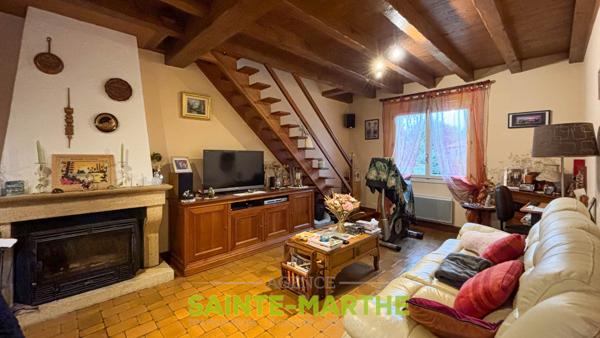 Celles-sur-Belle. Pavillon sur sous-sol. Celles-sur-Belle (79370)