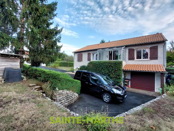 Celles-sur-Belle. Pavillon sur sous-sol. Celles-sur-Belle (79370)