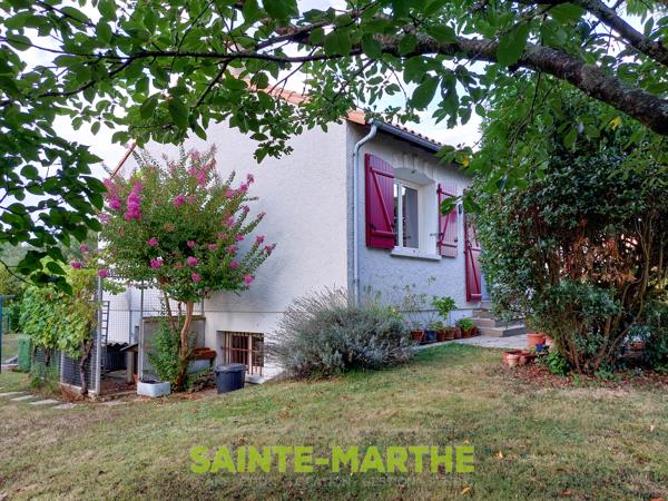 Celles-sur-Belle. Pavillon sur sous-sol. Celles-sur-Belle (79370)
